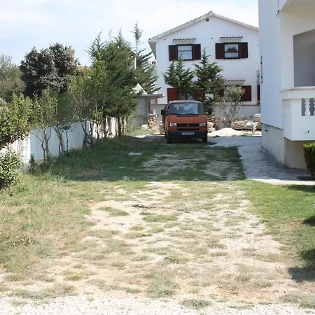 Family Friendly Seaside - Mulo, Zadar - 6155 * ヴーシ