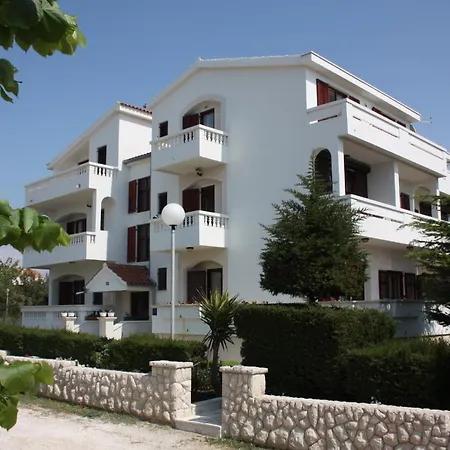Family Friendly Seaside - Mulo, Zadar - 6155 ヴーシ