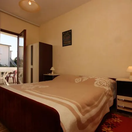 Family Friendly Seaside - Mulo, Zadar - 6155 アパート *