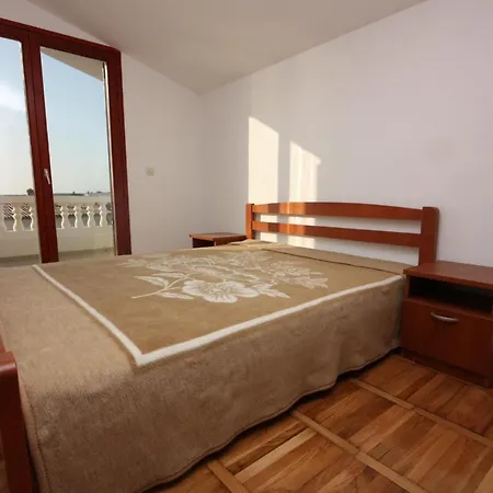 Family Friendly Seaside - Mulo, Zadar - 6155 アパート *