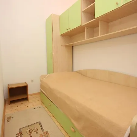 Family Friendly Seaside - Mulo, Zadar - 6155 アパート ヴーシ