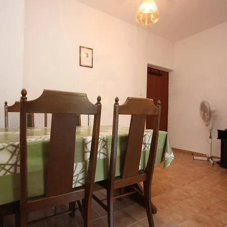 アパート Family Friendly Seaside - Mulo, Zadar - 6155 ヴーシ