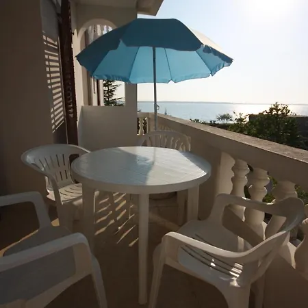 Family Friendly Seaside - Mulo, Zadar - 6155 ヴーシ