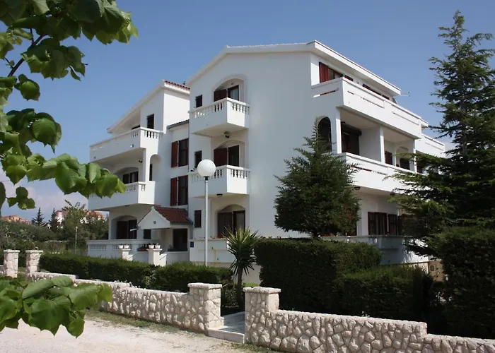 Family Friendly Seaside - Mulo, Zadar - 6155 Vrsi