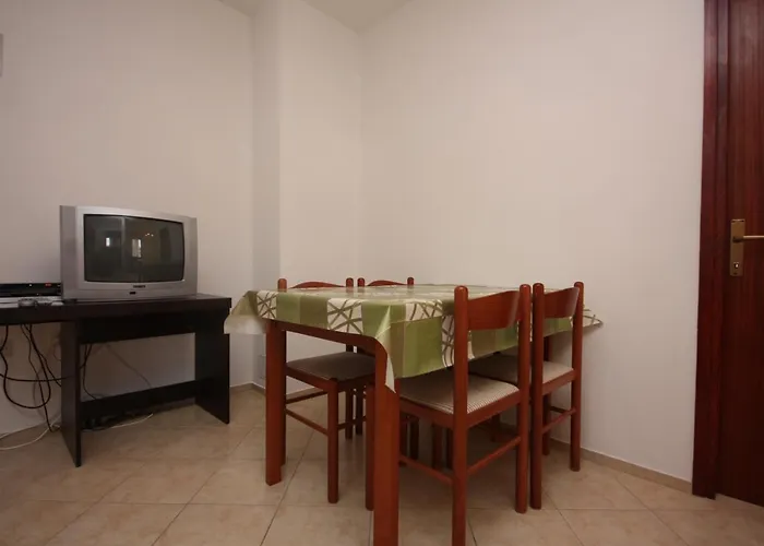 Family Friendly Seaside - Mulo, Zadar - 6155 Appartement