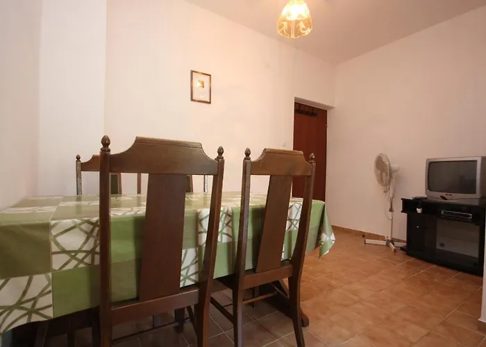 Appartement Family Friendly Seaside - Mulo, Zadar - 6155 Vrsi