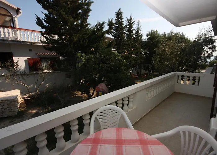 Family Friendly Seaside - Mulo, Zadar - 6155 Appartement
