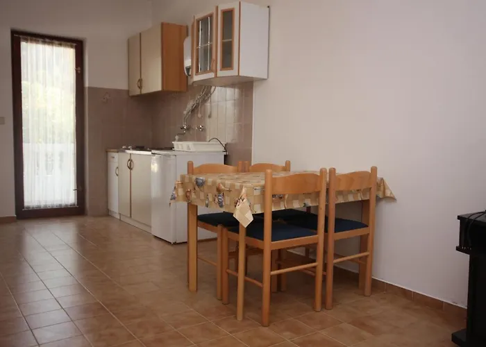 Family Friendly Seaside - Mulo, Zadar - 6155 Vrsi