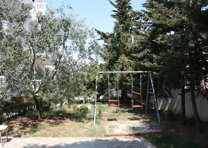 Appartement Family Friendly Seaside - Mulo, Zadar - 6155 Vrsi