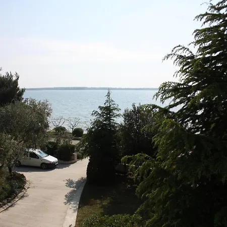 Family Friendly Seaside Apartments Vrsi - Mulo, Zadar - 6155 *