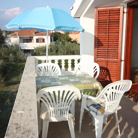 Family Friendly Seaside Apartments Vrsi - Mulo, Zadar - 6155 Apartment *