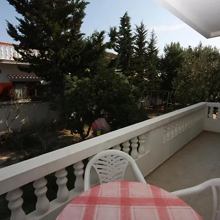 Family Friendly Seaside - Mulo, Zadar - 6155 아파트