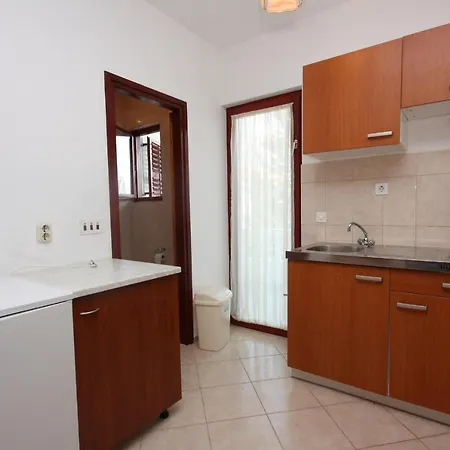 Family Friendly Seaside Apartments Vrsi - Mulo, Zadar - 6155 * Vrsi