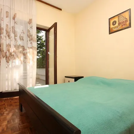 Apartment Family Friendly Seaside Apartments Vrsi - Mulo, Zadar - 6155 *